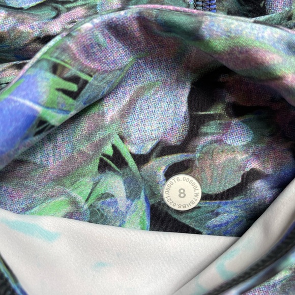 Lululemon High Rise Shorts Rapid Flourish Multicolor - Picture 4 of 7